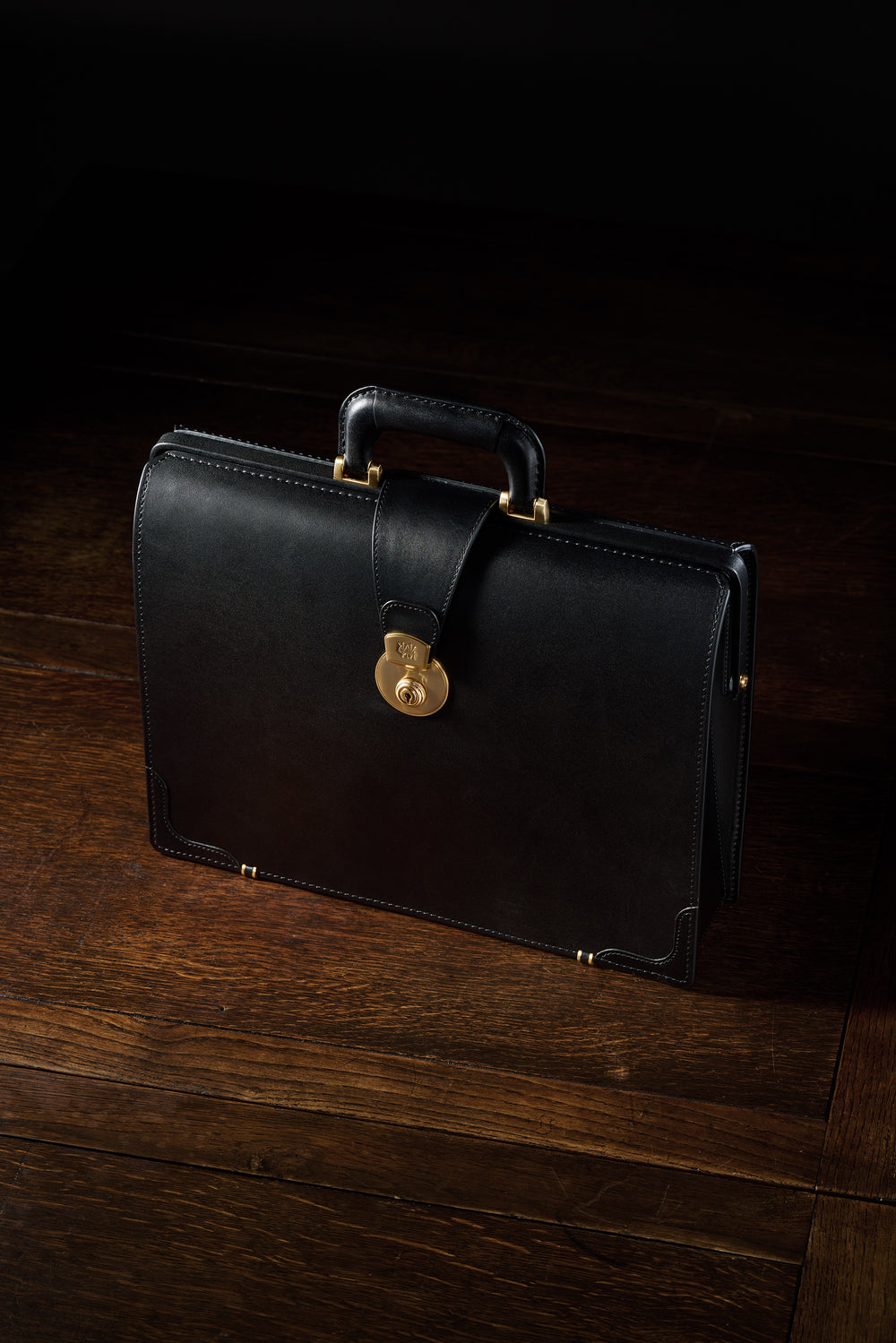 ナチュラルヌメ スマートダレス ブラック テーブル正面